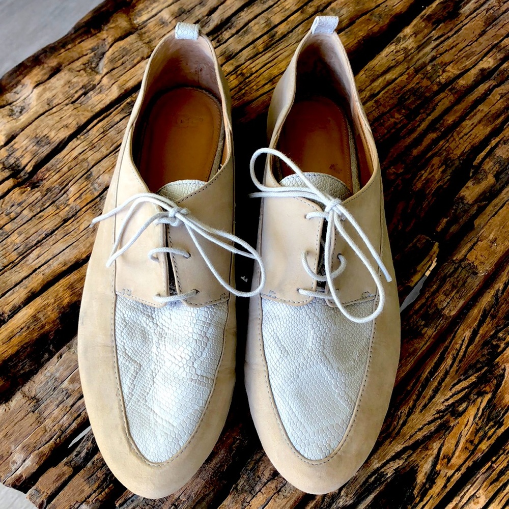 UGG leather loafers Sz 9